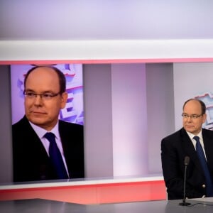 Exclusif - Le prince Albert II de Monaco était le 31 janvier 2018 l'invité en direct de l'émission "Le Journal des Territoires" présentée par Cyril Viguier sur la chaîne Public Sénat, au Sénat, à Paris. © Cyril Moreau/Bestimage