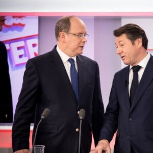 Exclusif - Le prince Albert II de Monaco avec le maire de Nice Christian Estrosi le 31 janvier 2018 sur la plateau de la matinale de Cyril Viguier sur la chaîne Public Sénat, au Sénat, à Paris. © Cyril Moreau/Bestimage