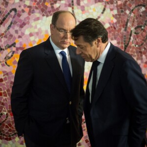 Exclusif - Le prince Albert II de Monaco a croisé Christian Estrosi le 31 janvier 2018 sur le plateau de la matinale de Cyril Viguier sur la chaîne Public Sénat, au Sénat, à Paris. © Cyril Moreau/Bestimage