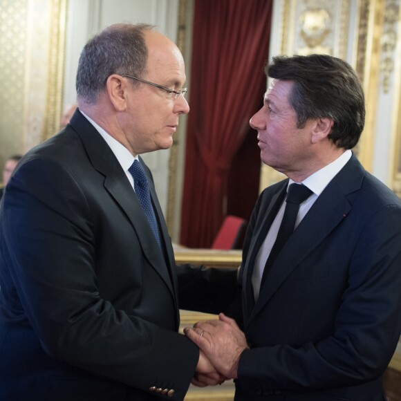 Exclusif - Le prince Albert II de Monaco a croisé Christian Estrosi le 31 janvier 2018 sur le plateau de la matinale de Cyril Viguier sur la chaîne Public Sénat, au Sénat, à Paris. © Cyril Moreau/Bestimage