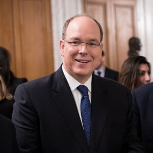 Exclusif - Emmanuel Kessler (président de la chaîne Public Sénat) , le prince Albert II de Monaco, Christian Estrosi (invité de l'émission "Les matins du Sénat" présentée par C.Viguier) prennent un petit-déjeuner après l'émission au bar du Senat - Le prince Albert II de Monaco était invité de l'émission "Le Journal des Territoires" présentée par Cyril Viguier sur la chaine Public Sénat, au Sénat, à Paris le 31 janvier 2018. © Cyril Moreau/Bestimage