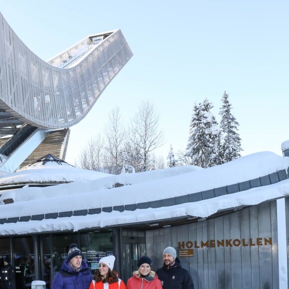 La princesse Mette-Marit de Norvège, Le prince Haakon de Norvège - Le prince William, duc de Cambridge et Catherine Kate Middleton (enceinte), duchesse de Cambridge visitent le site de l'école nationale de saut à ski à Oslo le 2 février 2018.  The Duke and Duchess of Cambridge attended the Holmenkollen ski jump then went on to a ski nursery at Ovreseterjern 2 February 2018.02/02/2018 - Oslo