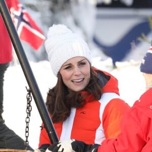 Le prince William, duc de Cambridge et Catherine Kate Middleton (enceinte), duchesse de Cambridge visitent le site de l'école nationale de saut à ski à Oslo le 2 février 2018.  The Duke and Duchess of Cambridge attended the Holmenkollen ski jump then went on to a ski nursery at Ovreseterjern 2 February 2018.02/02/2018 - Oslo