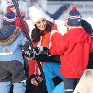 Le prince William, duc de Cambridge et Catherine Kate Middleton (enceinte), duchesse de Cambridge visitent le site de l'école nationale de saut à ski à Oslo le 2 février 2018.  The Duke and Duchess of Cambridge attended the Holmenkollen ski jump then went on to a ski nursery at Ovreseterjern 2 February 2018.02/02/2018 - Oslo