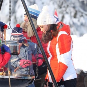 Le prince William, duc de Cambridge et Catherine Kate Middleton (enceinte), duchesse de Cambridge visitent le site de l'école nationale de saut à ski à Oslo le 2 février 2018.  The Duke and Duchess of Cambridge attended the Holmenkollen ski jump then went on to a ski nursery at Ovreseterjern 2 February 2018.02/02/2018 - Oslo