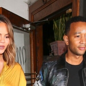 Chrissy Teigen (enceinte) et son mari John Legend sont allés diner en amoureux au restaurant Madeo à West Hollywood, le 1er février 2018