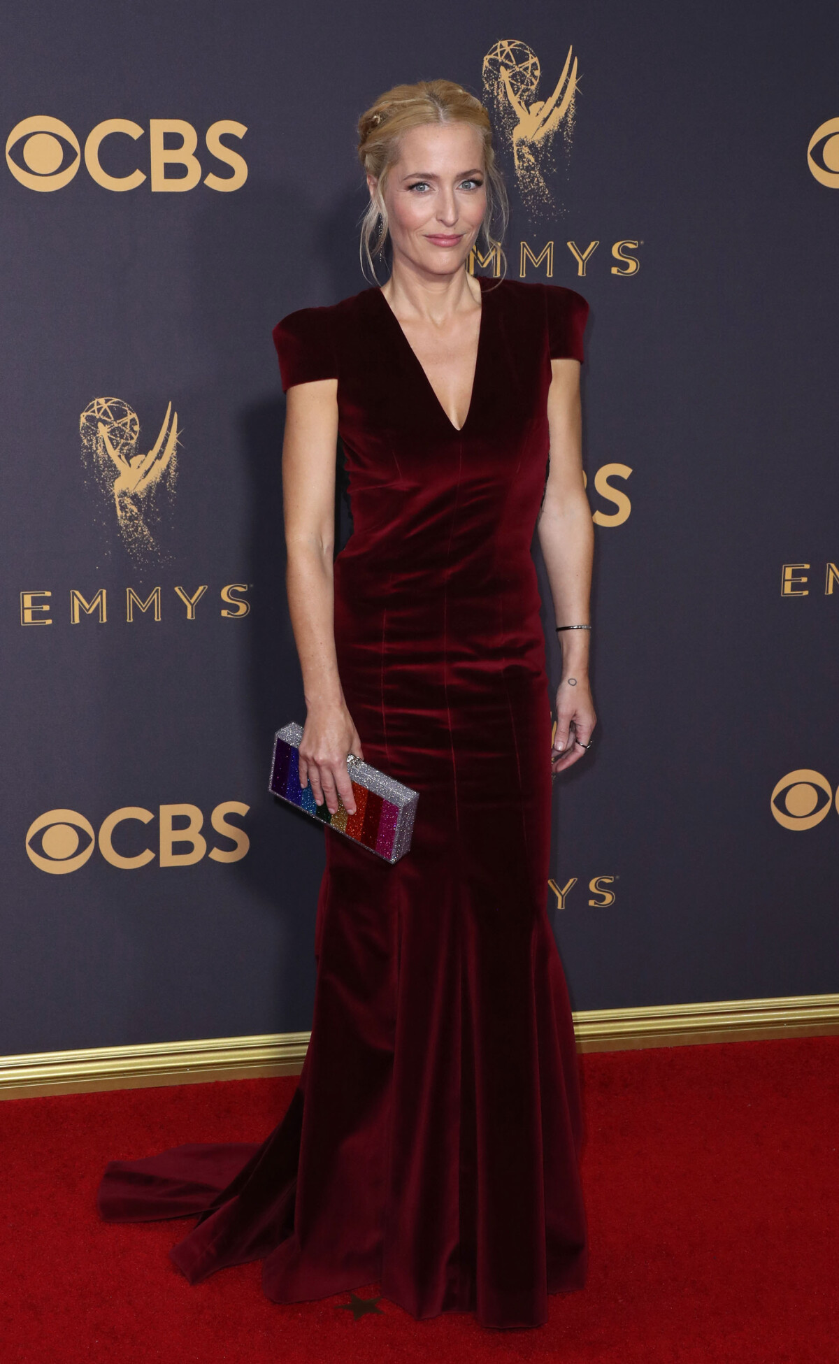 Photo : Gillian Anderson aux 69e Emmy Awards. Los Angeles, le 17 septembre  2017. - Purepeople