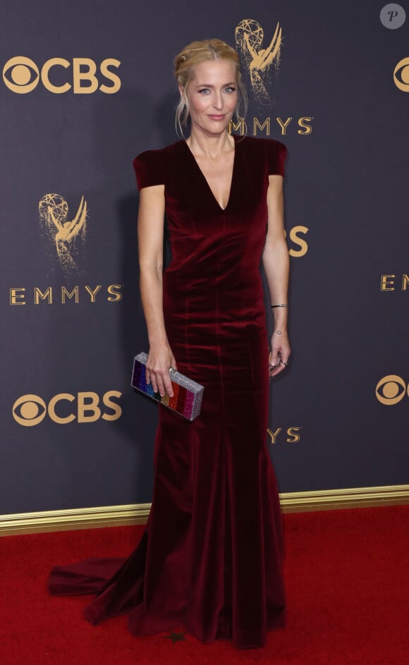 Gillian Anderson aux 69e Emmy Awards. Los Angeles, le 17 septembre 2017.