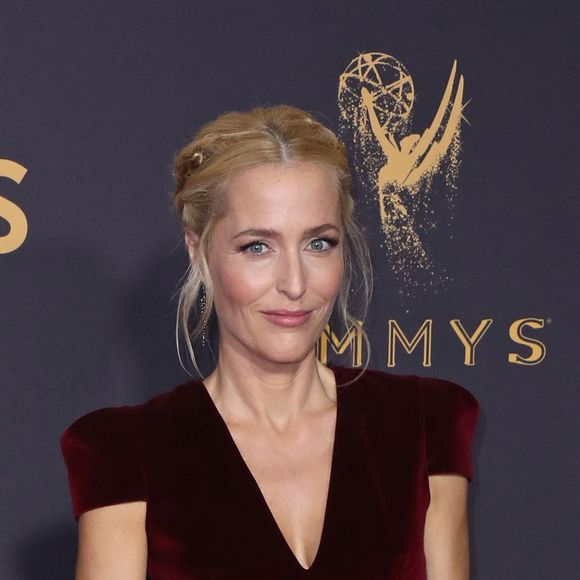 Gillian Anderson aux 69e Emmy Awards. Los Angeles, le 17 septembre 2017.