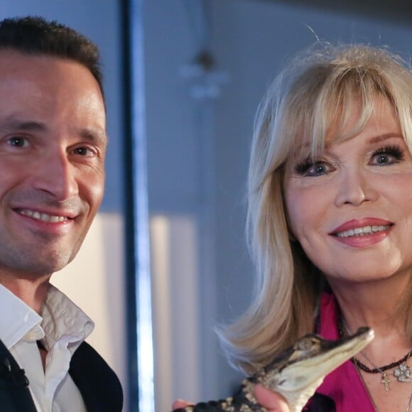 Semi-Exclusif - Amanda Lear - Enregistrement de l'émission "Animaux Stars", diffusée le 17 février 2018 sur la chaine "Animaux" au Bastille Design Center à Paris. Le 28 novembre 2017 © CVS / Bestimage