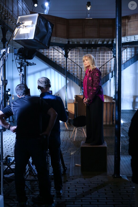 Semi-Exclusif - Amanda Lear - Enregistrement de l'émission "Animaux Stars", diffusée le 17 février 2018 sur la chaine "Animaux" au Bastille Design Center à Paris. Le 28 novembre 2017 © CVS / Bestimage