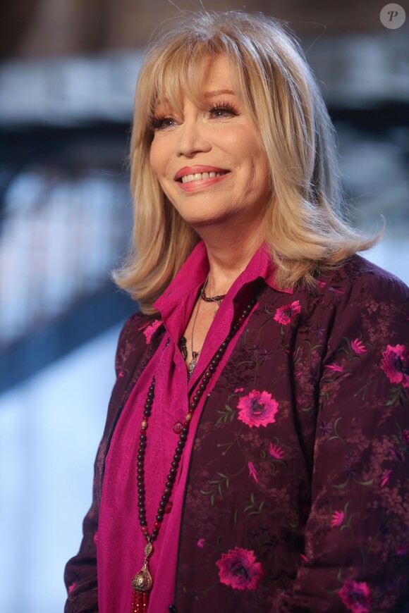 Semi-Exclusif - Amanda Lear - Enregistrement de l'émission "Animaux Stars", diffusée le 17 février 2018 sur la chaine "Animaux" au Bastille Design Center à Paris. Le 28 novembre 2017 © CVS / Bestimage
