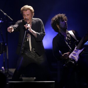 Exclusif - Yarol Poupaud - Johnny Hallyday en concert au Vélodrome à Arcachon, où 8500 personnes sont venues l'acclamer. Le 19 juillet 2016 © Patrick Bernard-Thibaud Moritz / Bestimage