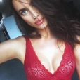 Irina Shayk en lingerie Intimissimi. Décembre 2017.