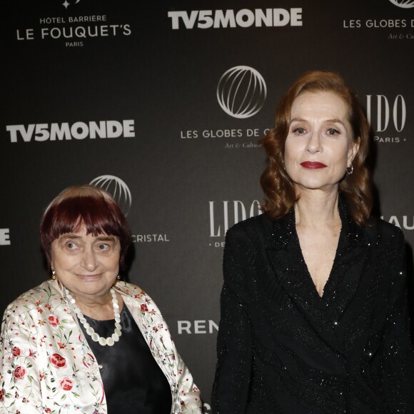 Agnès Varda, Isabelle Huppert - Photocall - 12ème cérémonie des Globes de Cristal au Lido à Paris, le 12 février 2018. © Rachid Bellak / Pool / Bestimage