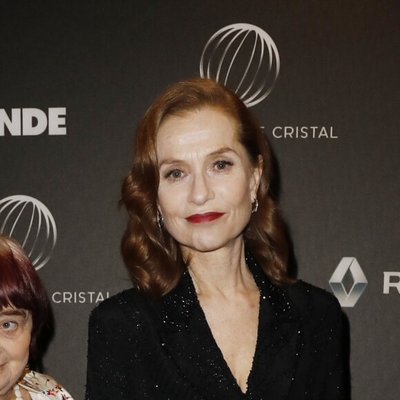 Agnès Varda, Isabelle Huppert - Photocall - 12ème cérémonie des Globes de Cristal au Lido à Paris, le 12 février 2018. © Rachid Bellak / Pool / Bestimage