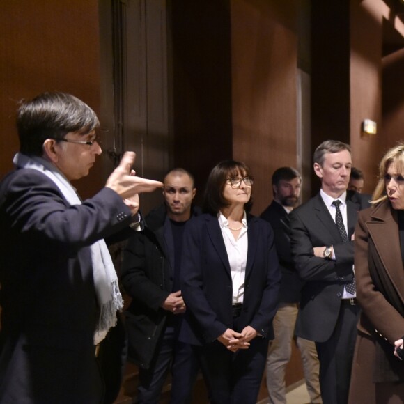 Exclusif - Antoine Verney, le maire Patrick Gomont, le maire-adjoint Loïc Jamin et Pierre-Olivier Costa - La première dame de France Brigitte Macron en visite privée au musée de la Tapisserie de Bayeux. Le 19 février 2018 © Stéphane Maurice / Ville de Bayeux / Bestimage  Exclusive - For Germany Call for price - French First Lady Brigitte Macron at a private visit of the Musee de la Tapisserie (Tapestry museum) in Bayeux, France. On february 19th 201819/02/2018 - Bayeux
