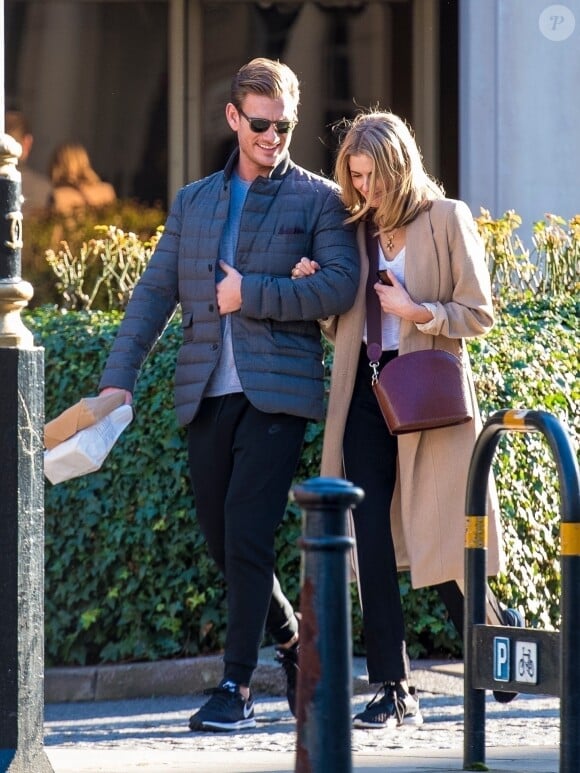Exclusif - Donna Air, ex de James Middleton, avec son nouveau compagnon Ben Carrington le 17 février 2018 à Londres. Le couple a dîné dans Belgravia, au restaurant japonais Uni, avant d'aller boire un verre dans le pub The Thomas Cubitt.