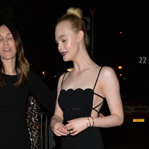 Elle Fanning assiste à la soirée "Fashion And Film" du magazine Vogue UK à l'Annabel's. Londres, le 19 février 2018.