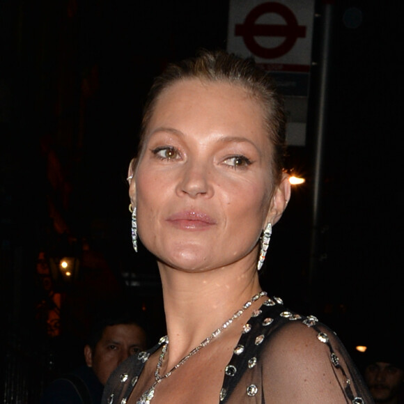 Kate Moss assiste à la soirée "Fashion And Film" du magazine Vogue UK à l'Annabel's. Londres, le 19 février 2018.