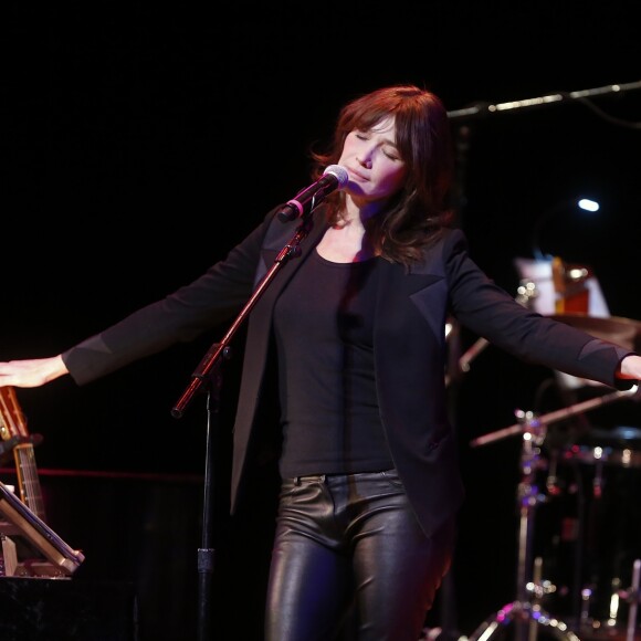 Carla Bruni en concert au Town Hall à New York, le 16 février 2018. © Charles Guerin/Bestimage