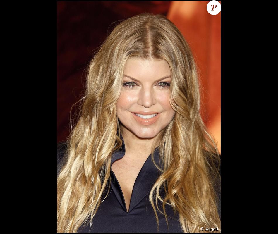 Le 5 Mars 2009 Fergie était Blonde Pour Le Lancement Du