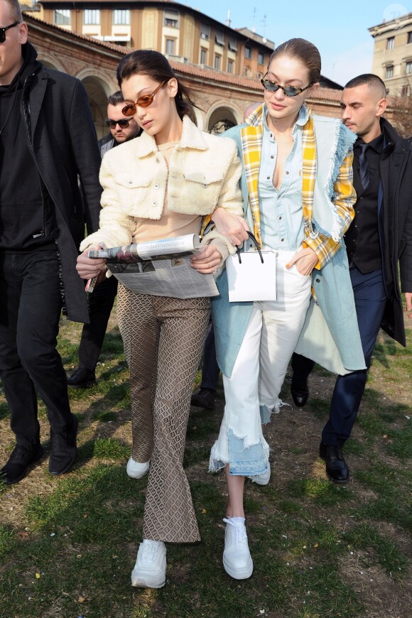 Gigi et Bella Hadid à Milan, le 21 février 2018.