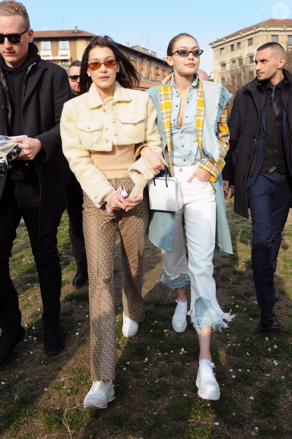 Gigi et Bella Hadid à Milan, le 21 février 2018.