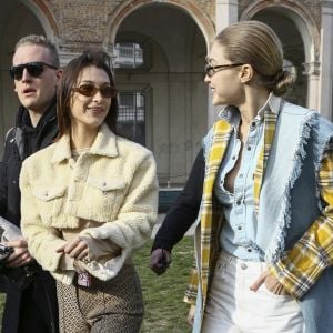 Gigi et Bella Hadid à Milan, le 21 février 2018.