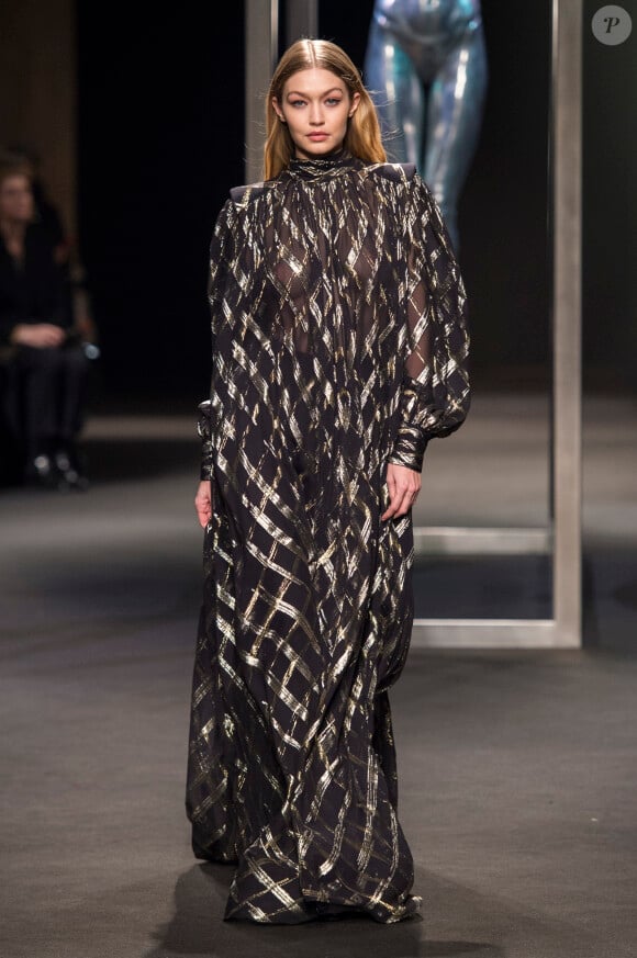 Défilé Alberta Ferretti lors de la Fashion Week Automne/Hiver 2018/2019 de Milan, le 21 février 2018.