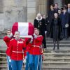 La reine Margrethe II de Danemark entourée par sa famille aux obsèques de son mari le prince Henrik de Danemark en l'église du château de Christiansborg à Copenhague le 20 février 2018