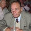Exclusif - Première apparition officielle de Jacques Chirac depuis 6 mois aux cotés de Bernadette et de Maryvonne Pinault à la terrasse de chez Senequieràa Saint Tropez le 3 octobre 2013.