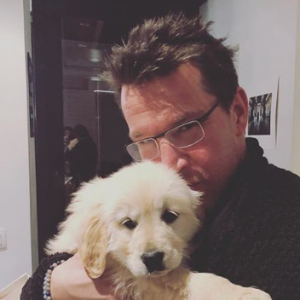 Benjamin Castaldi et sa femme ont adopté un chien ! Février 2018.