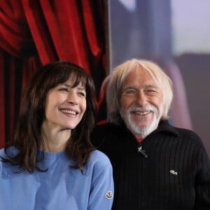 Sophie Marceau et Pierre Richard lors du 21ème festival international du film de comédie de l'Alpe d'Huez le 20 janvier 2018. Sophie Marceau présente son film "Mme Mills, une voisine si parfaite", qu'elle a réalisé et dans lequel elle interprète le rôle de Hélène. © Dominique Jacovides / Bestimage