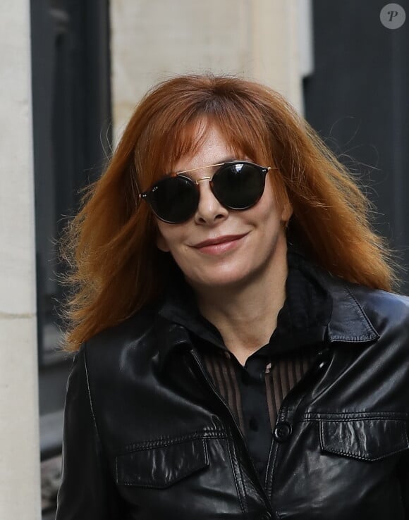 Mylène Farmer lors des obsèques de Jean Rochefort en l'église Saint-Thomas d'Aquin à Paris, le 13 octobre 2017.