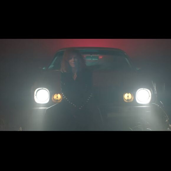 Mylène Farmer dans le clip de Rolling Stone