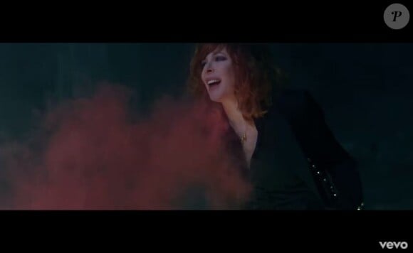 Mylène Farmer dans le clip de Rolling Stone