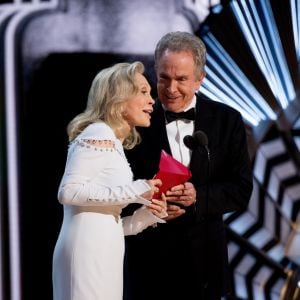 Warren Beatty et Faye Dunaway - Intérieur - Erreur monumentale aux Oscars: le mauvais gagnant annoncé au Hollywood & Highland Center à Hollywood, le 26 février 2017 ©A.M.P.A.S/Zuma/Bestimage