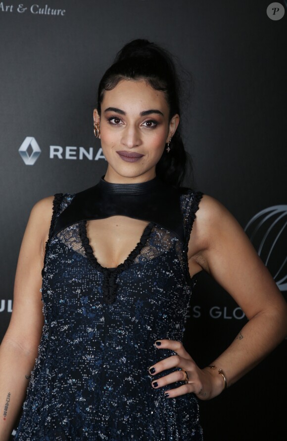 Exclusif - Camelia Jordana - Backstage - 12ème cérémonie des Globes de Cristal au Lido à Paris, le 12 février 2018. © Rachid Bellak / Pool / Bestimage