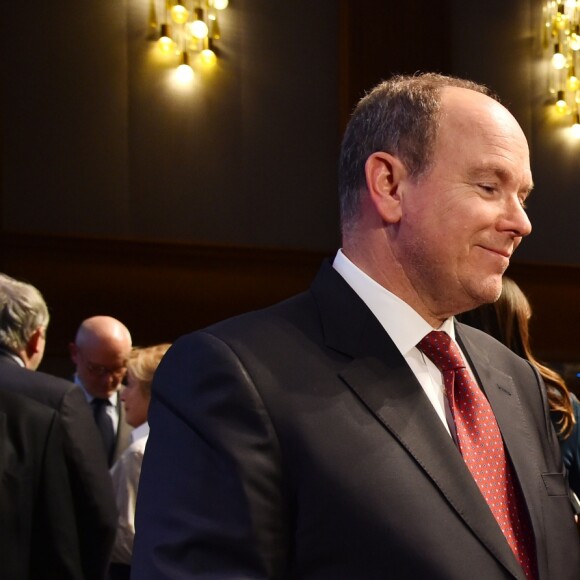 Le prince Albert II de Monaco a rencontré des témoins et leurs proches lors de la présentation au théâtre Princesse Grace le 1 mars 2018 du film documentaire "Monaco et la Guerre", réalisé par Frédéric Laurent. Un document qui a nécessité trois ans de travail et inclut les témoignages d'une trentaine de Monégasques. Ce film documentaire sera diffusé sur la chaine de Monaco Info. © Bruno Bebert / Pool retreint Monaco / Bestimage-Crystal
