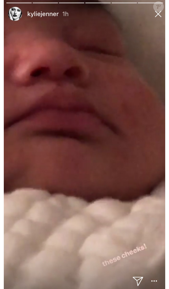 La fille Kylie Jenner et Travis Scott, Stormi, dans une vidéo publiée sur le compte Instagram de Kylie le 6 mars 2018