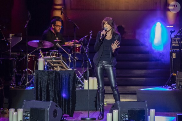 Carla Bruni-Sarkozy en concert au palais de la musique catalane à Barcelone, le 12 janvier 2018.