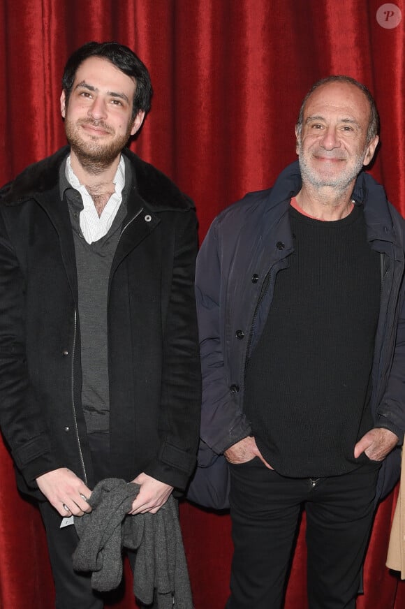 Gérard Miller avec son fils Jonathan lors de la représentation de la pièce "Les Monologues du Vagin" à Bobino. Paris, le 7 mars 2018. © Guirec Coadic/Bestimage