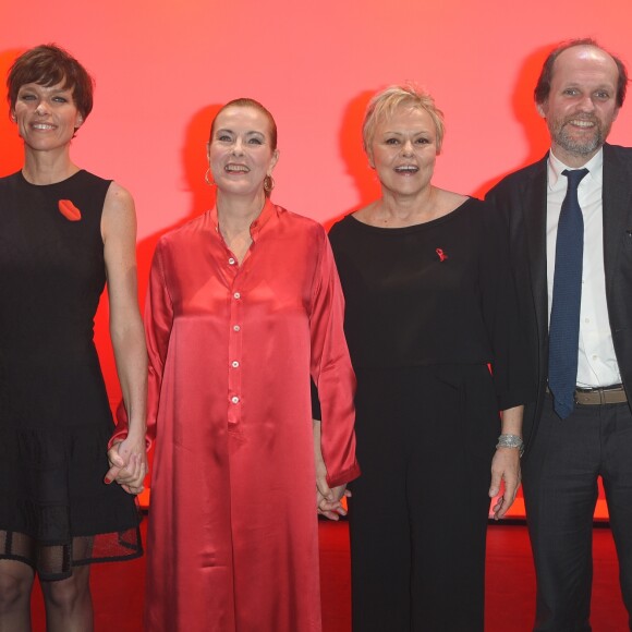 Anne Le Nen, Carole Bouquet, Muriel Robin, Jean-Marc Dumontet lors de la représentation de la pièce "Les Monologues du Vagin" à Bobino. Paris, le 8 mars 2018. © Guirec Coadic/Bestimage