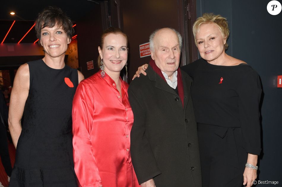 Anne Le Nen Carole Bouquet Michel Bouquet Et Muriel Robin Lors De La Representation De La Piece Les Monologues Du Vagin A Bobino Paris Le 8 Mars 2018 C Gui Purepeople Anne Le Nen Carole Bouquet Michel Bouquet Et Muriel Robin Lors De La Representation De La Piece Les Monologues Du Vagin A Bobino Paris Le 8 Mars 2018 C Gui Purepeople