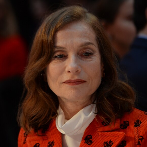 Exclusif - Isabelle Huppert (Invitée d'honneur et "Prix Femme de l'année 2018" Clarins) - Déjeuner du Chinese Business Club pour la journée internationale des droits des femmes au Pavillon Cambon à Paris, le 8 mars 2018. © Rachid Bellak/Bestimage