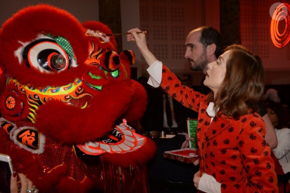 Exclusif - Isabelle Huppert (Invitée d'honneur et "Prix Femme de l'année 2018" Clarins) - Déjeuner du Chinese Business Club pour la journée internationale des droits des femmes au Pavillon Cambon à Paris, le 8 mars 2018. © Rachid Bellak/Bestimage
