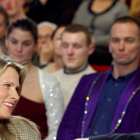 Kathalyn Jones, dernière fiancée de Claude François, surle plateau de "Vivement dimanche" de Michel Drucker, le 28 janvier 2008.