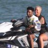 Amber Rose et son compagnon 21 Savage font du jet ski en amoureux après s'être câlinés et embrassés sur une plage à Miami, le 26 octobre 2017 