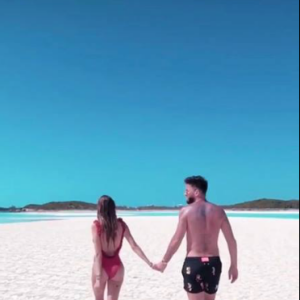 Nabilla amoureuse aux Bahamas, le 17 mai 2018 avec son chéri Thomas.